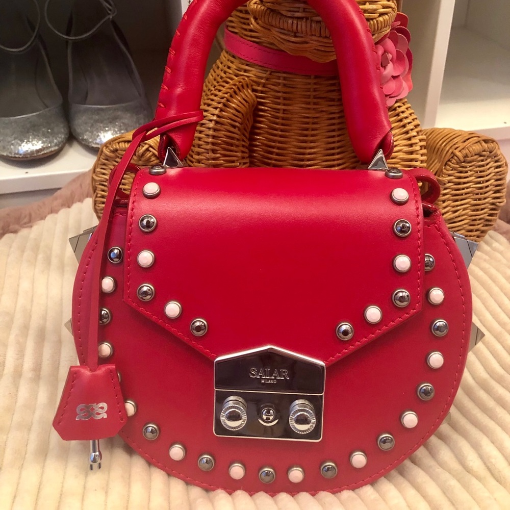 salar round stud shoulder bag